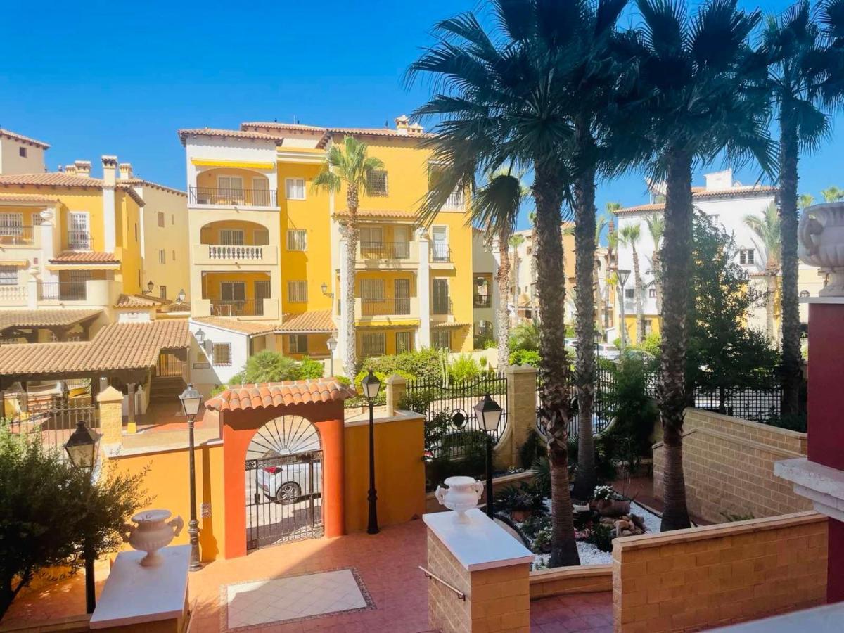 Beach Apartament In Torrevieja Kültér fotó